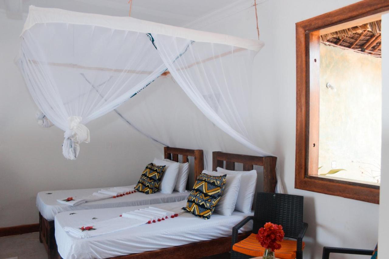 Zanzibar Kusini Beach Bungalows Hotel Kizimkazi Exterior photo
